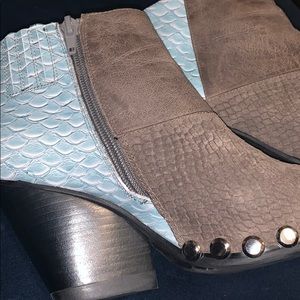 Baby blue scale booties with studs 7.5 high qualit